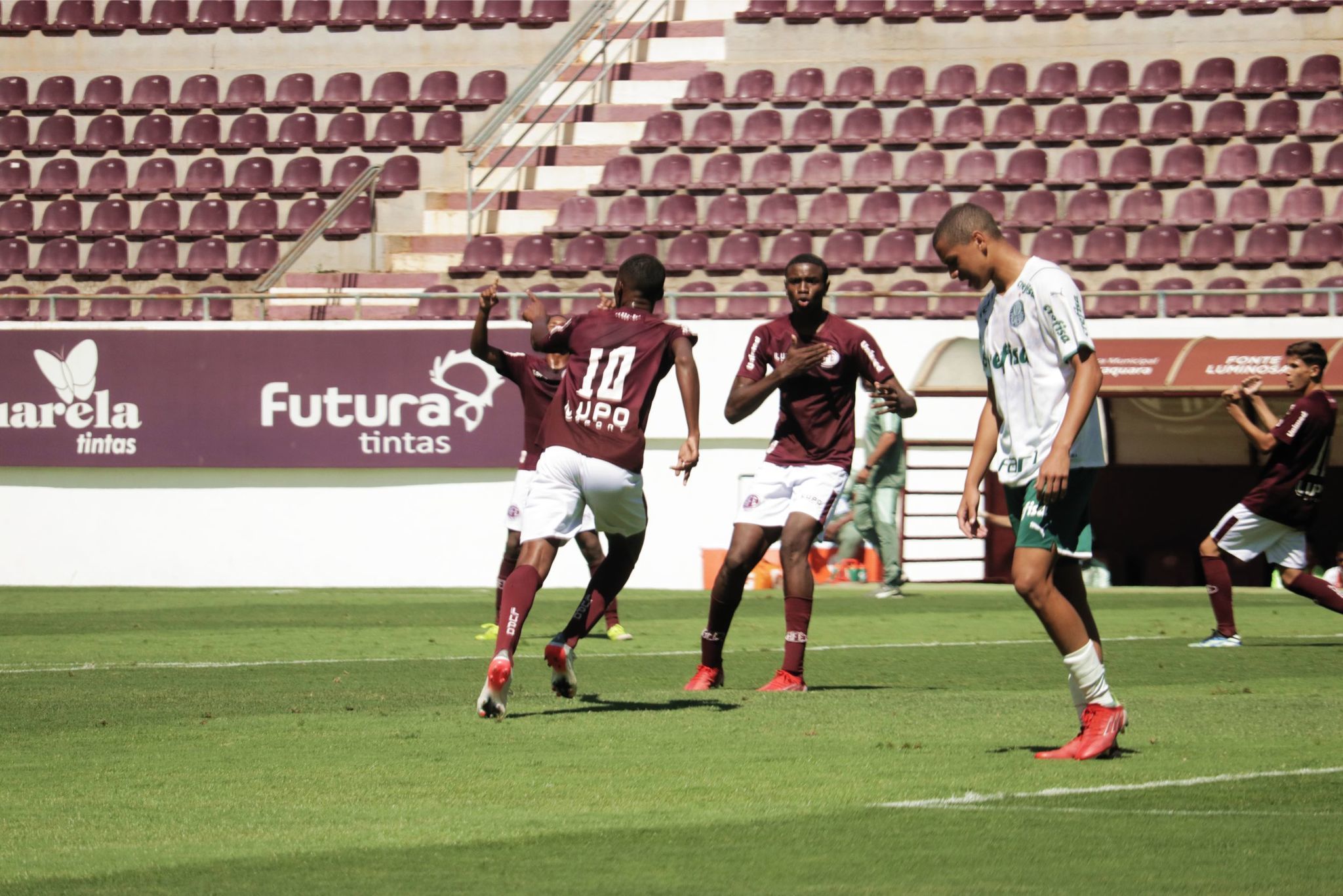 Ferroviária vence Palmeiras e assume ponta isolada no Paulista Sub-15