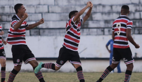 Santa Cruz segura pressão do Náutico e vence primeira na Copa do Nordeste Sub-20