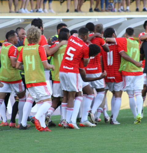 Internacional marca no fim, bate Coritiba e é campeão da Supercopa Sub-20