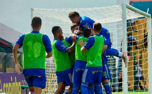 Cruzeiro goleia e vai às quartas da Copa São Paulo