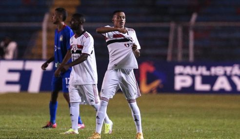 São Paulo mete 3 a 0 no São Caetano e está nas oitavas da Copa SP