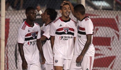 São Paulo despacha Vasco e chega às quartas da Copa SP