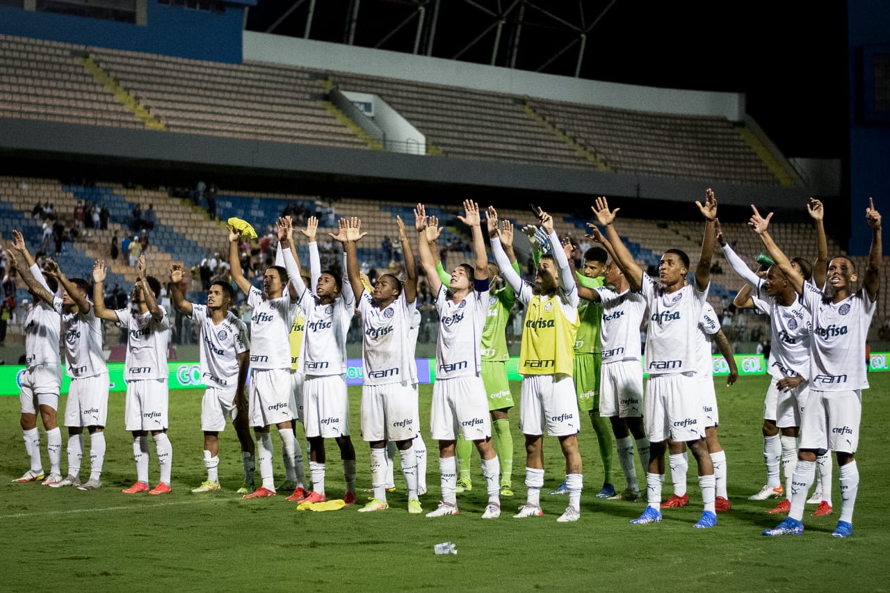 Palmeiras goleia Oeste e está na semifinal da Copa SP