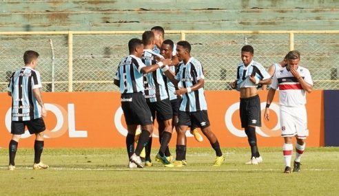 Grêmio vence Santa Cruz e chega à terceira fase da Copa SP