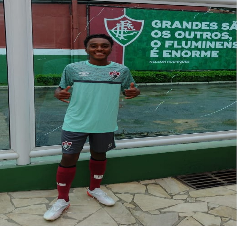 Exclusivo! Sulbrasil negocia jogador com o Fluminense