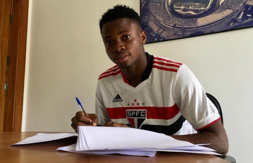 Nigeriano Azeez reforça sub-20 do São Paulo