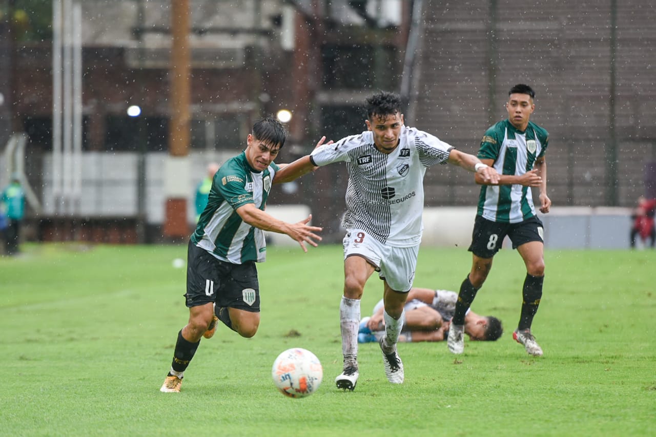 Banfield continua como o único 100% no Argentino de Aspirantes