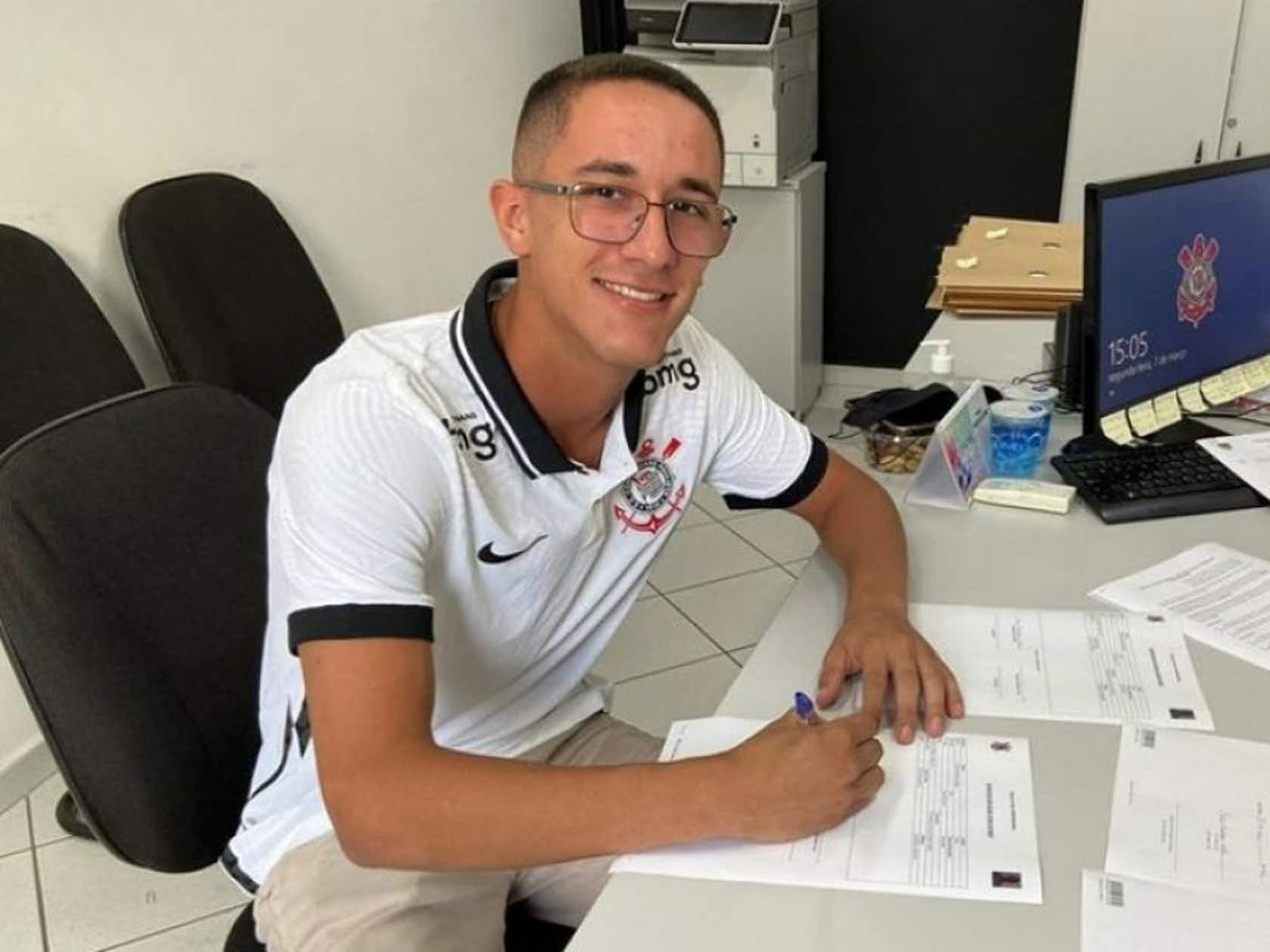 Corinthians contrata volante para time sub-20