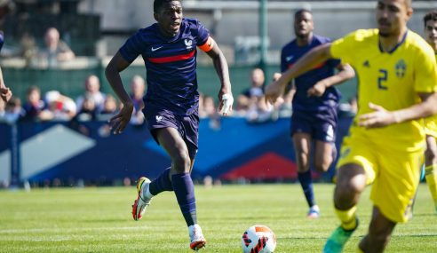 França goleia Suécia em estreia na segunda fase das eliminatórias para a Euro Sub-19