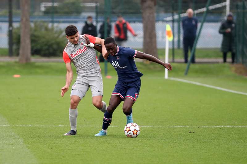 RB Salzburg-AUT vence PSG-FRA fora de casa e é semifinalista da UEFA Youth League