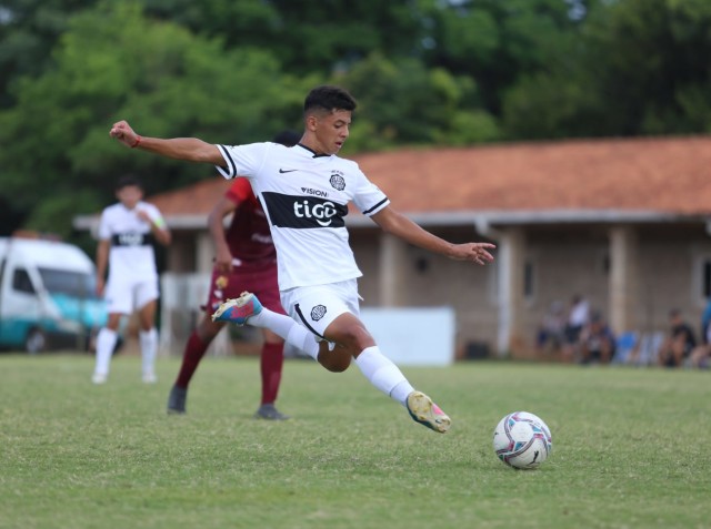 Olimpia vence de virada e segue tranquilo na ponta do Paraguaio Sub-19