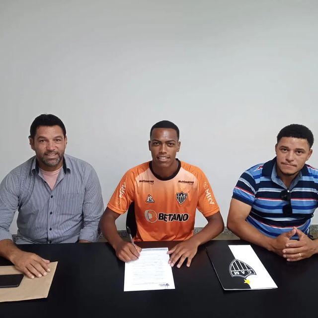 Atlético-MG acerta com dupla de zaga do Ska Brasil para time sub-20