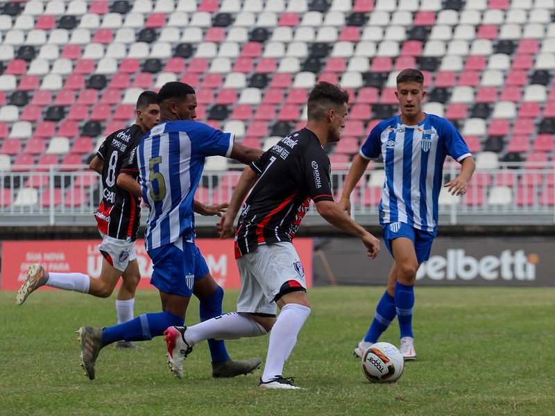 Catarinense Sub-17 tem início com muitos gols