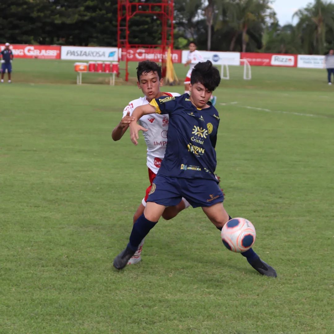 Vila Nova e Atlético seguem 100% no Goiano Sub-13