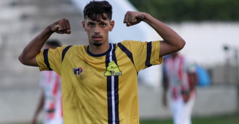 Imbatível no badminton, revelação do Aliança dá novos passos rumo ao futebol profissional