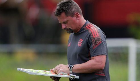 Técnico troca sub-20 do Flamengo pelo Red Bull Bragantino
