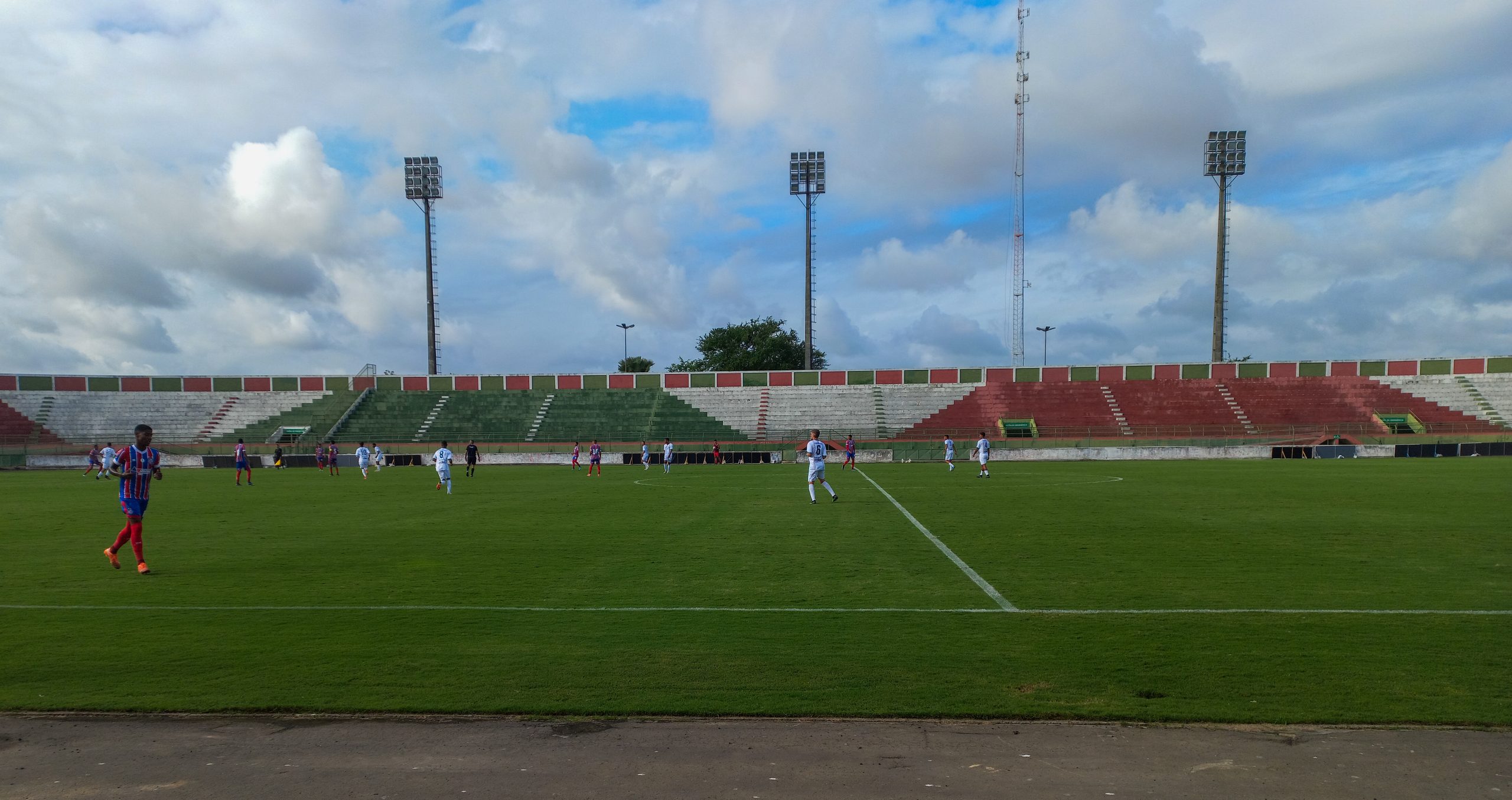 Bahia bate Flu fora de casa na ida das quartas do Baiano Sub-20