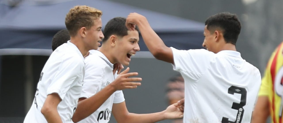 Santos mete 3 a 0 no Jabaquara pelo Paulista Sub-15