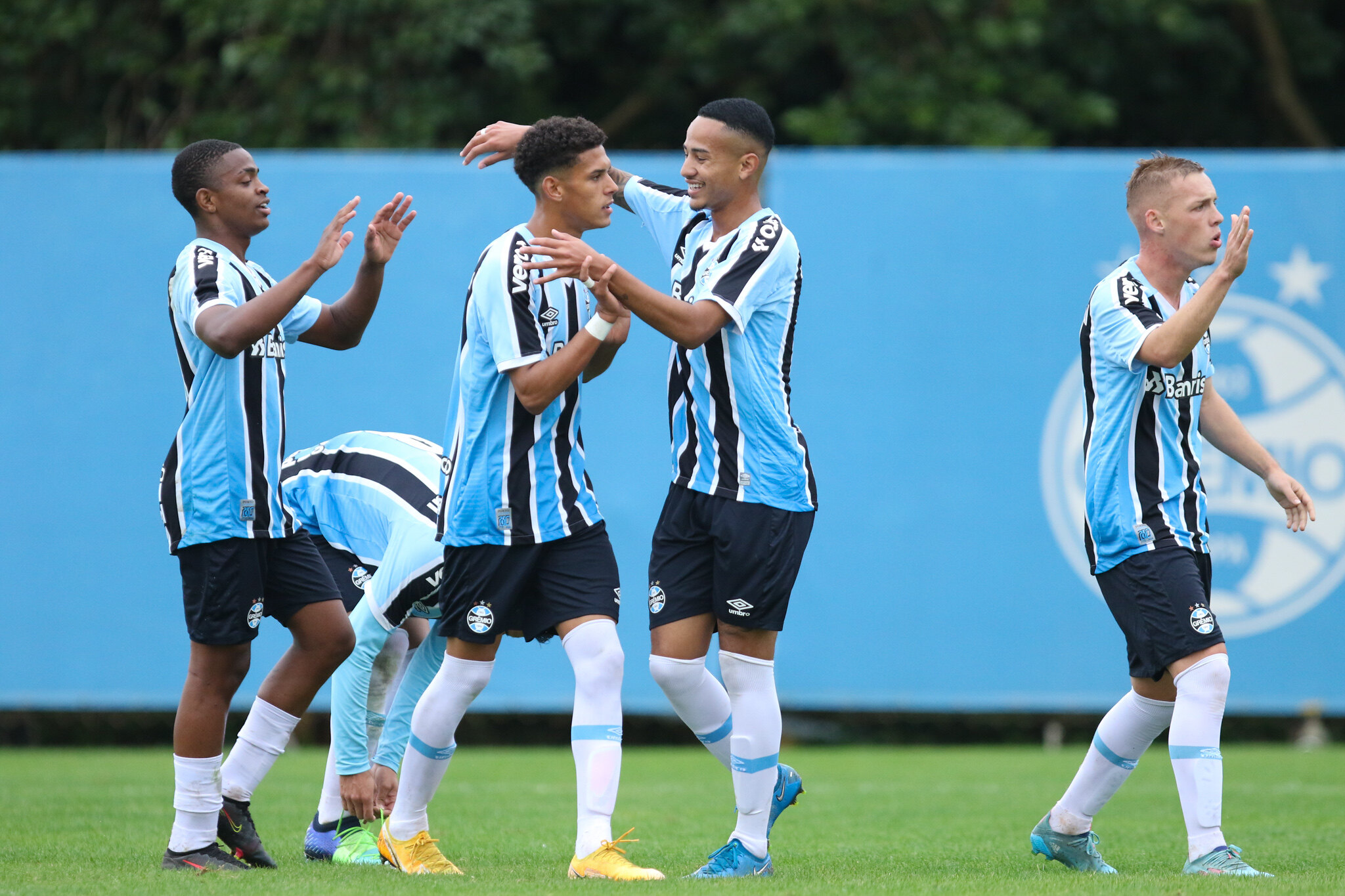 Grêmio goleia o União Harmonia pelo Gaúcho Sub-20