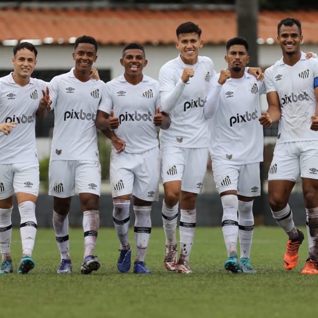 Santos goleia e segue 100% no Paulista Sub-20