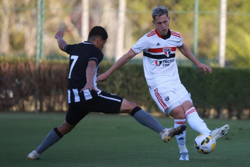 São Paulo bate Botafogo pelo Brasileiro Sub-20