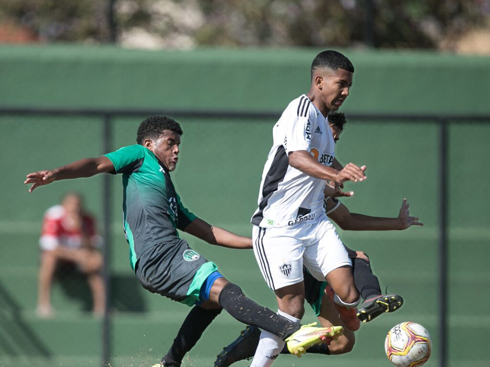 Atlético vence fora de casa jogo de ida das quartas do Mineiro Sub-15