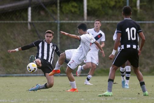 Botafogo e Vasco empatam em clássico pelo Brasileiro Sub-17