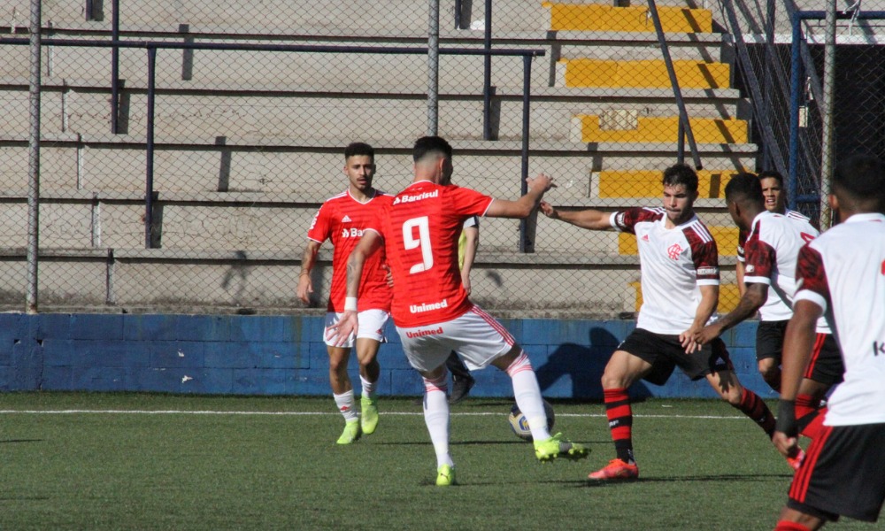 Internacional e Flamengo empatam na ida das quartas do Brasileiro Sub-20