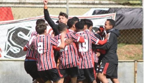 São Paulo vence com gol nos acréscimos em estreia na 3ª fase do Paulista Sub-15