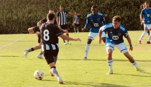 Botafogo bate Cruzeiro de virada em estreia no Brasileiro Sub-17