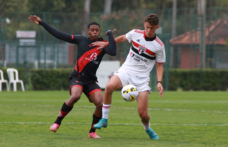 São Paulo sofre goleada dentro de casa para o Atlético-GO no Brasileiro Sub-17