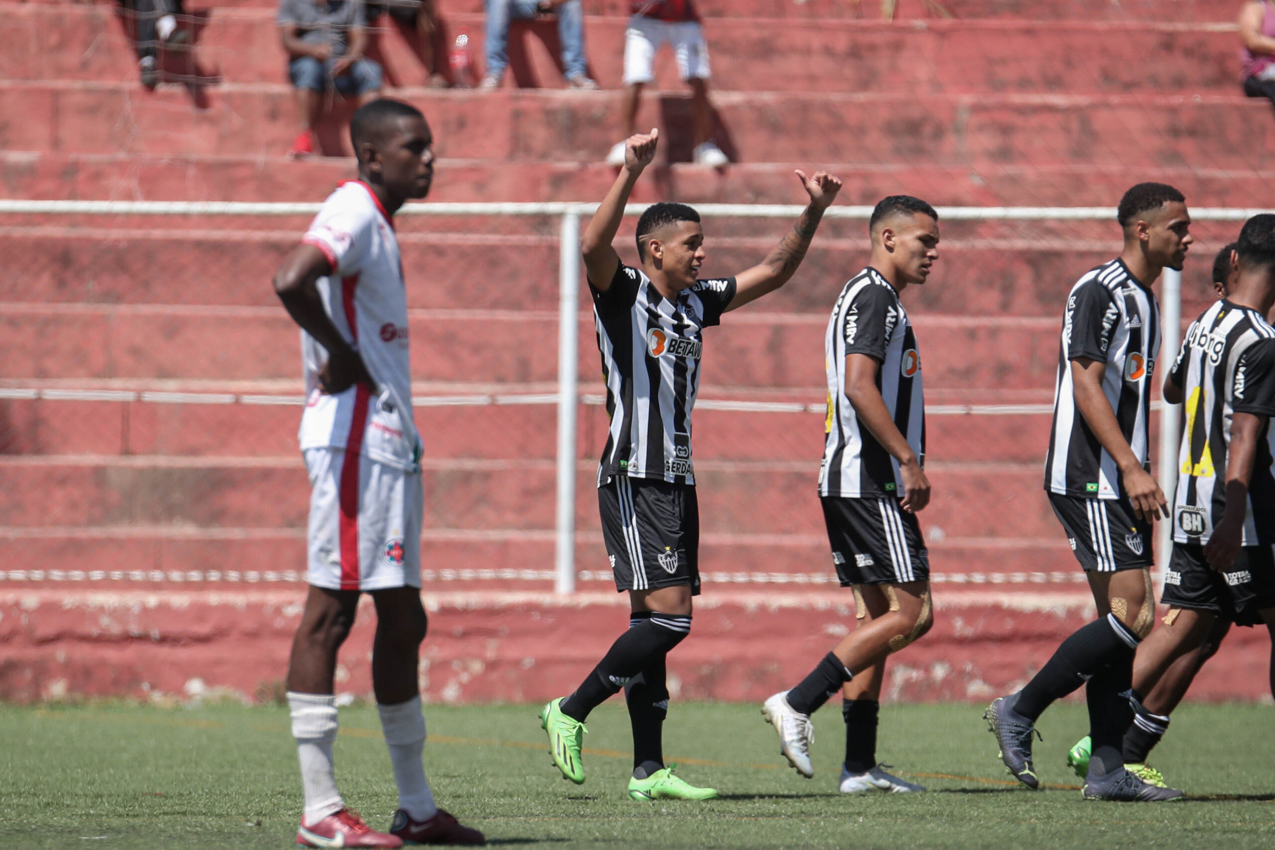 Atlético goleia o Ipatinga pelo Mineiro Sub-20