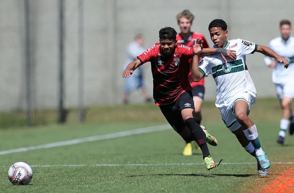 Athletico vence Coritiba na partida de ida da final do Paranaense Sub-15