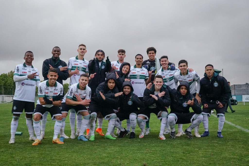 Coritiba goleia Patriotas e assume ponta isolada do seu grupo no Paranaense Sub-20