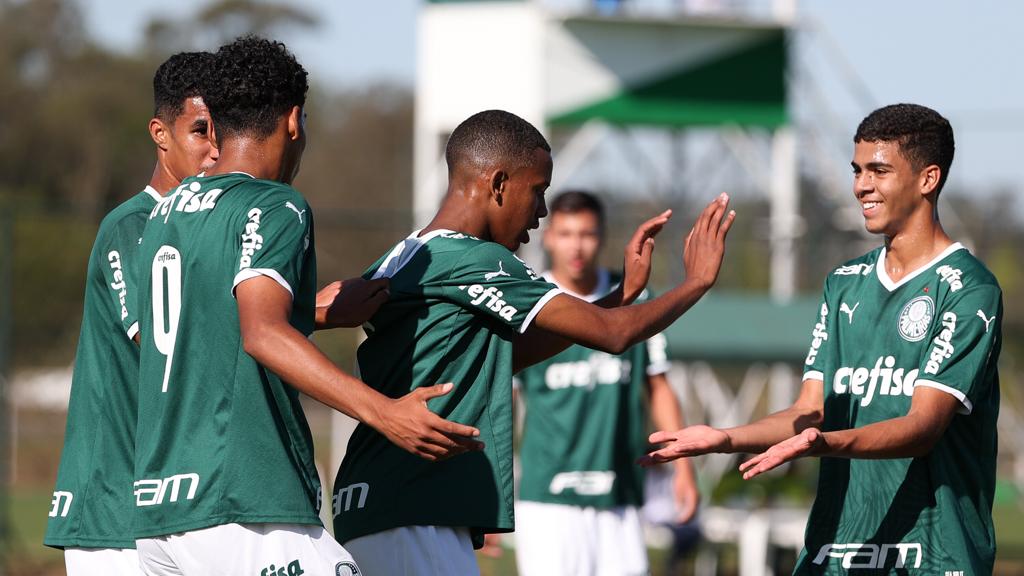 Palmeiras goleia Chapecoense pelo Brasileiro Sub-17