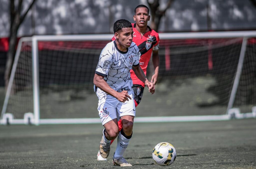 Corinthians vence Atlético-GO fora de casa pelo Brasileirão Sub-17