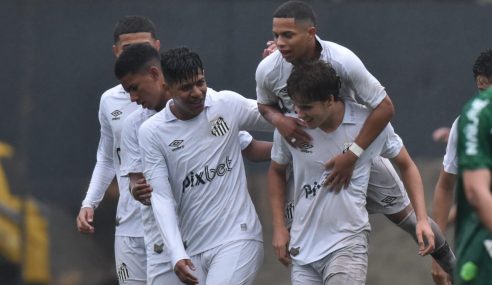 Santos goleia Chapecoense, de virada, no Brasileiro Sub-17