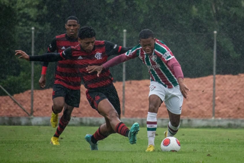 Flamengo vence o Fluminense fora de casa e avança à final do Carioca Sub-17