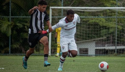 Fluminense goleia Botafogo no jogo de ida da final do Guilherme Embry