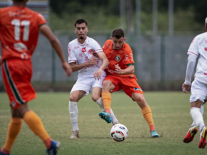 Camboriú e Hercílio Luz ficam no 0 a 0 na ida da semifinal do Catarinense Sub-20