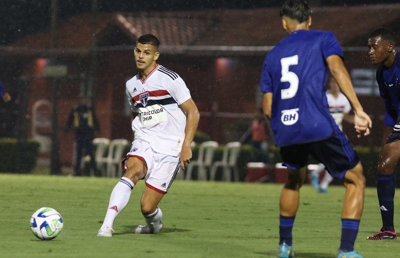 São Paulo vence Cruzeiro de virada pelo Brasileiro Sub-20