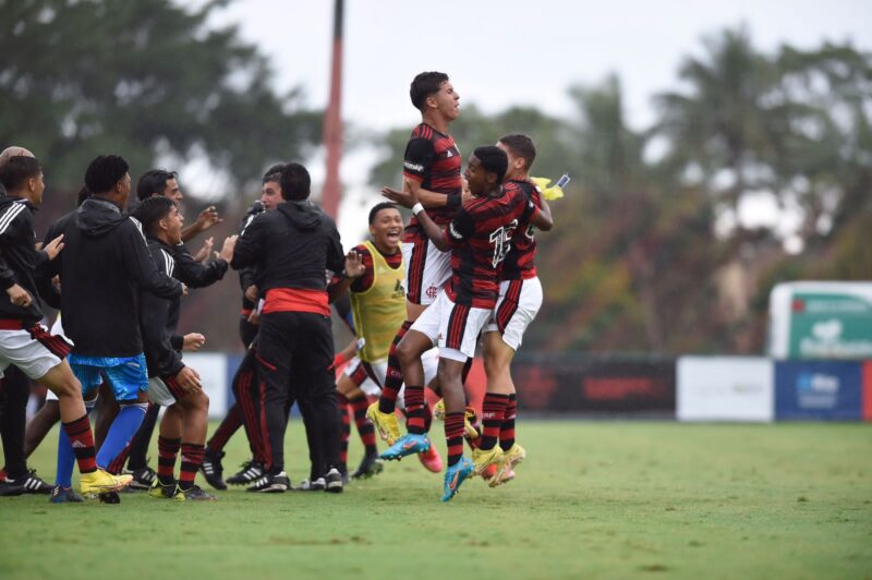 Flamengo goleia e avança com tranquilidade na Copa do Brasil Sub-17