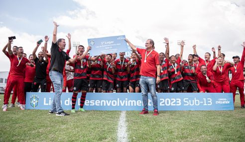 Flamengo vence Palmeiras e sagra-se campeão brasileiro sub-14