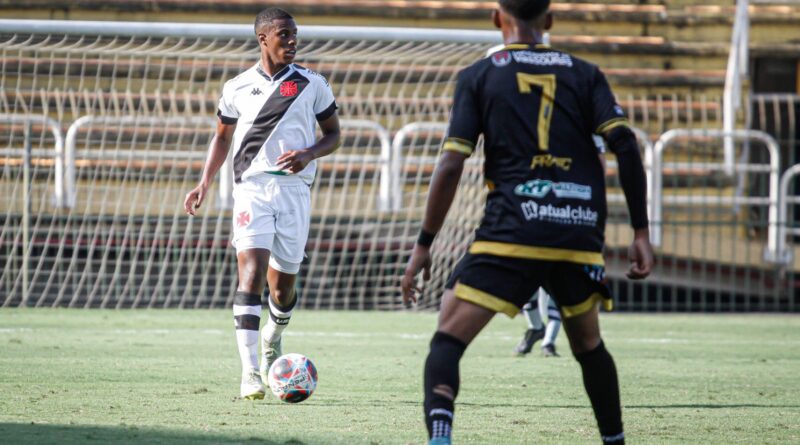 Vasco goleia Volta Redonda e continua líder isolado no Carioca Sub-20