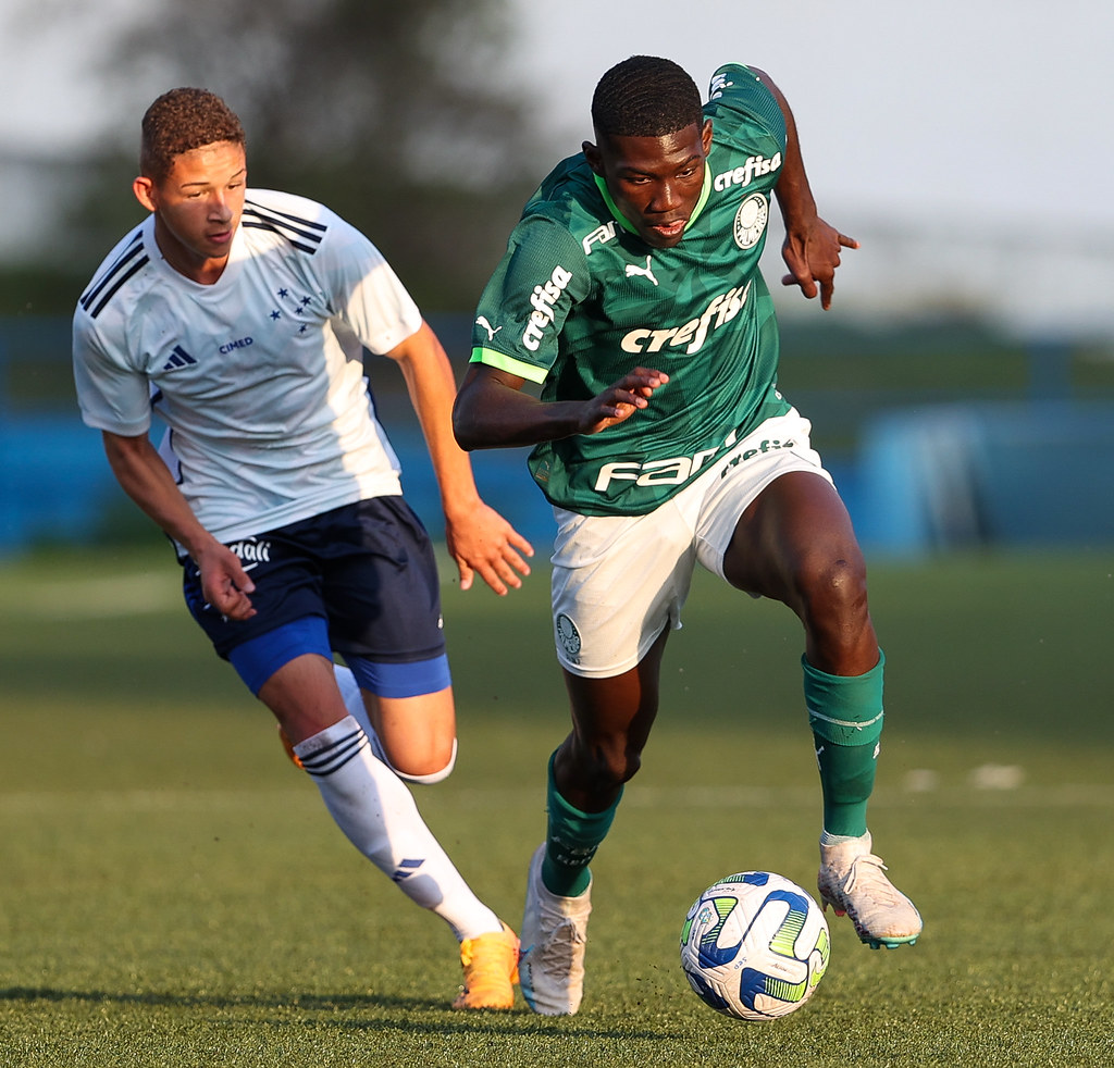 Palmeiras mete 4 a 0 no Cruzeiro e segue 100% no Brasileiro Sub-17