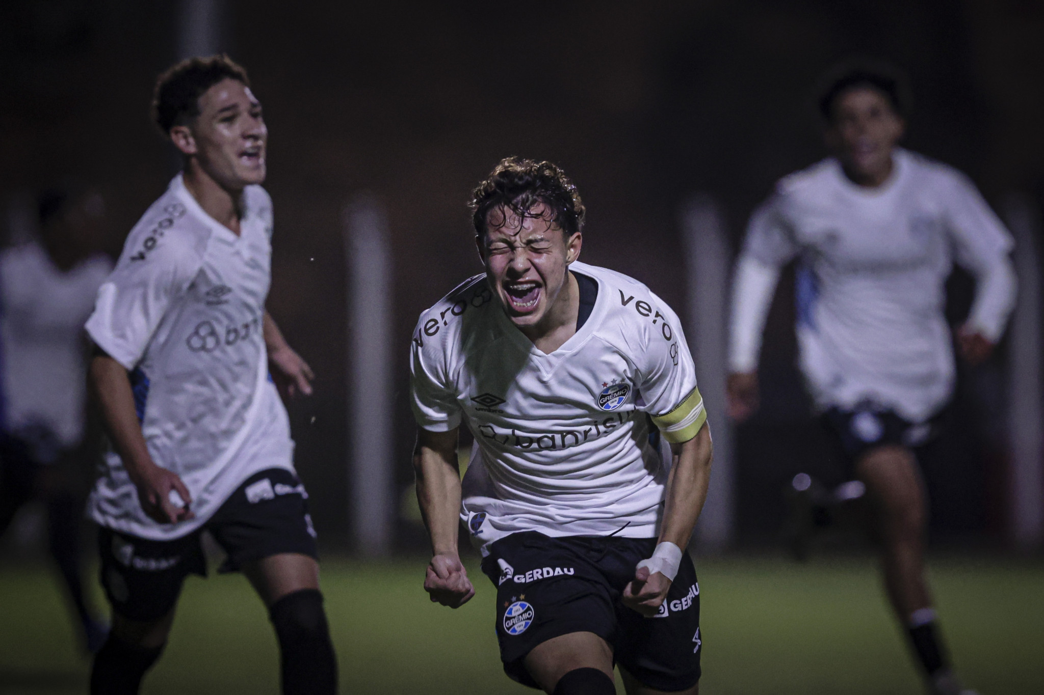 Grêmio goleia Cruzeiro em MG pela primeira rodada do Brasileiro Sub-17