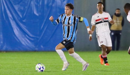 São Paulo goleia Grêmio fora de casa e lidera Brasileiro Sub-17