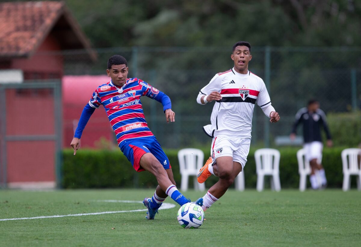 São Paulo vira e mantém ponta do seu grupo no Brasileiro Sub-17