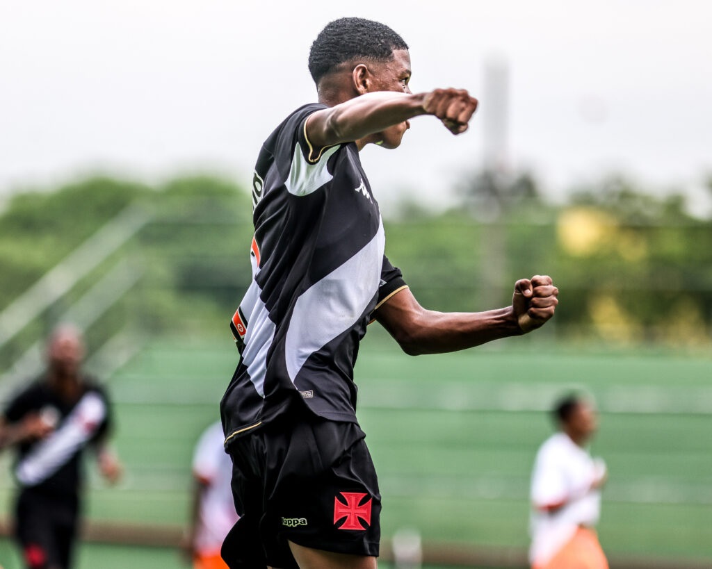 Grandes estreiam com vitória na Copa Rio Sub-15