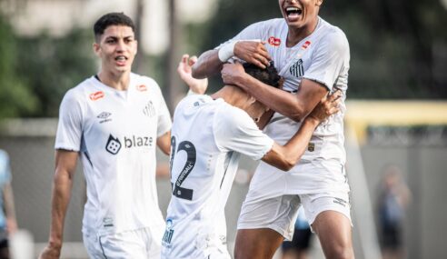 Santos goleia Grêmio e é vice-líder do Brasileiro sub-20